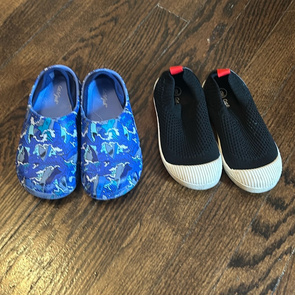 Lot of two pair Cat & Jack water shoes sz 9 toddler
